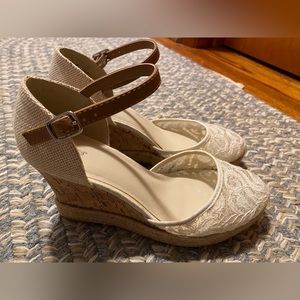 Apt. 9 Women's Wedge Heels Size 7